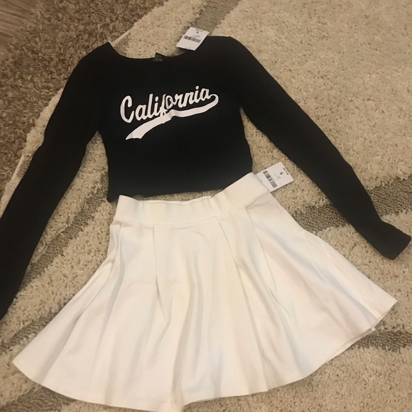 Dresses & Skirts - Crop top Tee & mini skirt